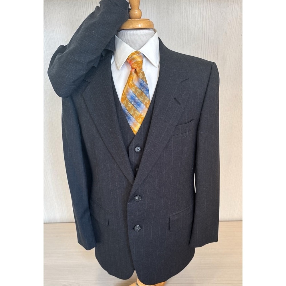 Vintage Johnny Carson 3 Pc Suit Mens Sz 40S Pants 34x29 Gray Pinstripe USA Made